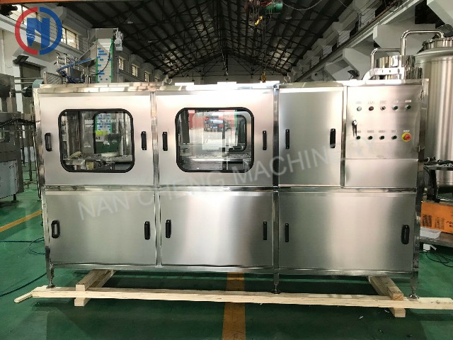 全自动5加仑桶水洗灌装旋盖三合一机(型号:QGF-120)